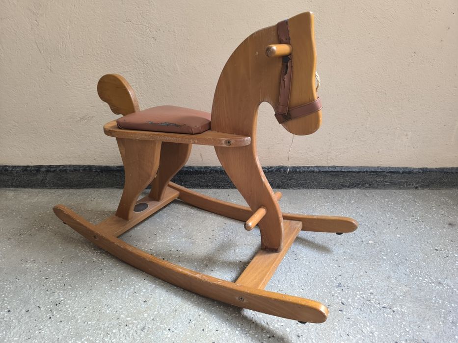 Детска люлка конче