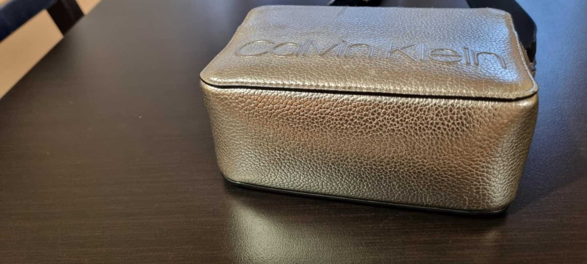 Чанти Guess Luxe и Calvin Klein,кожа