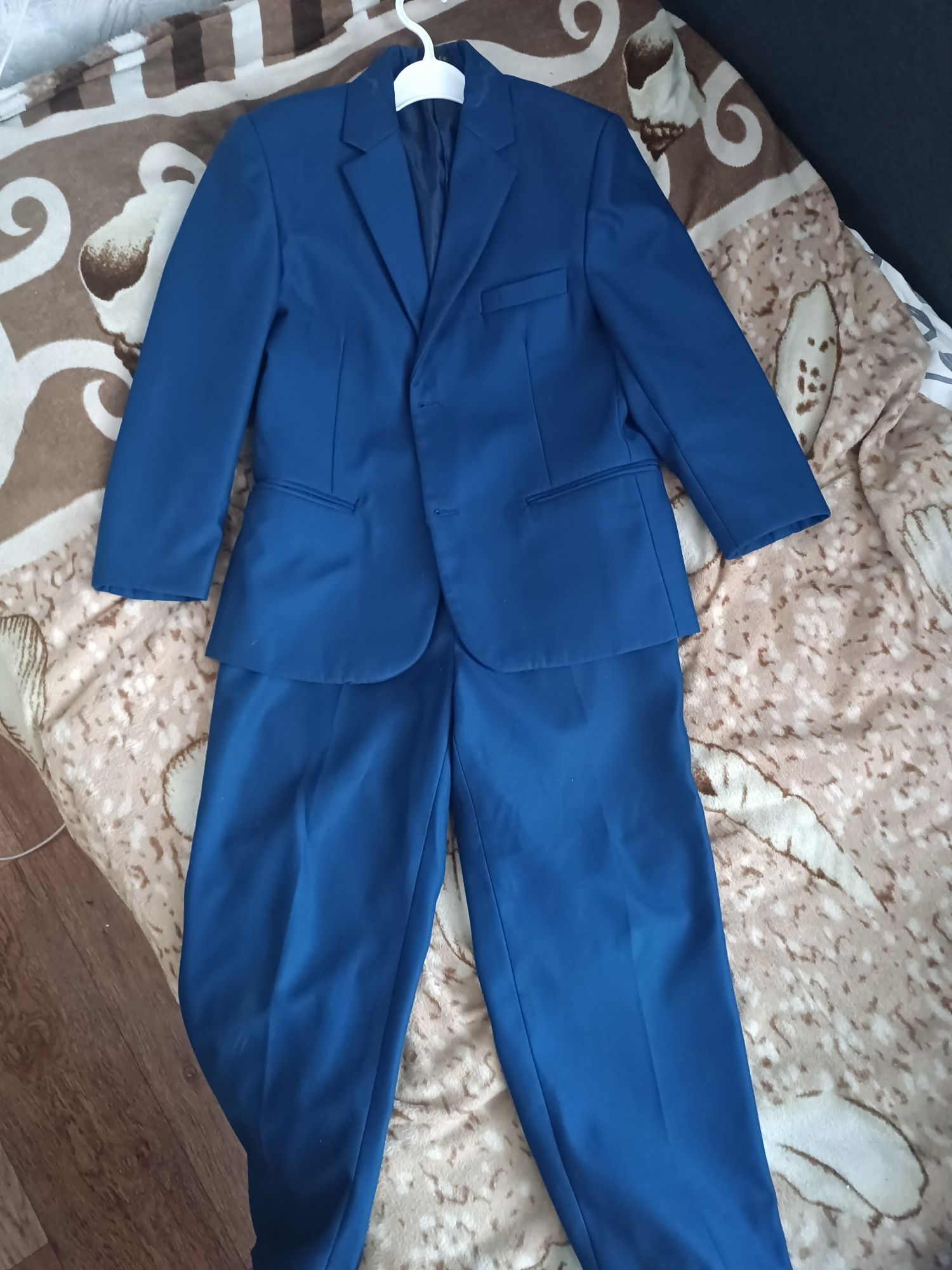 Продам школьную форму