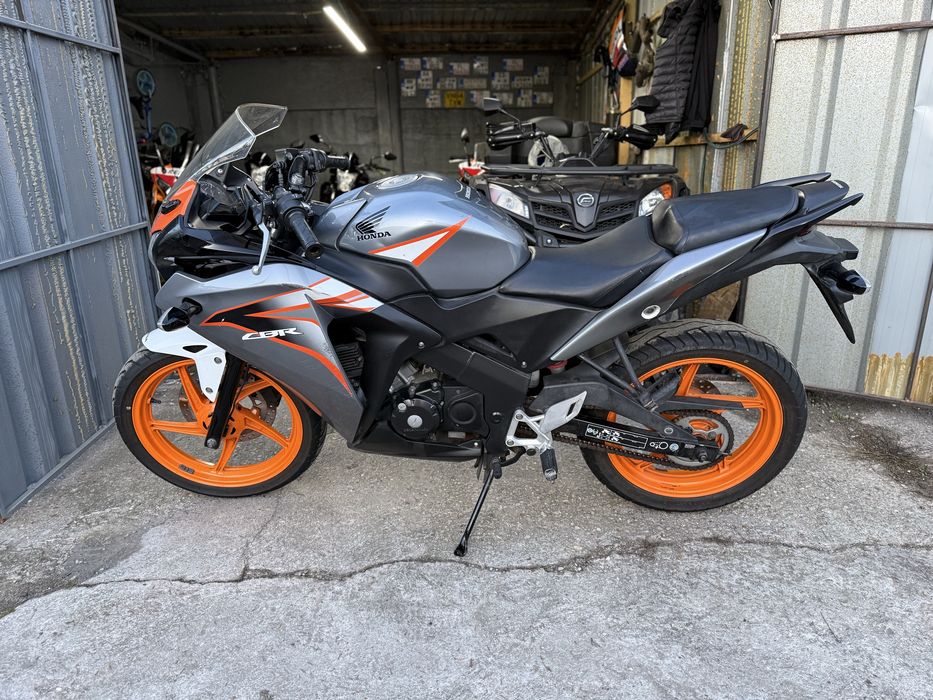 Honda CBR 125 R JC50 A1-16 ani (MotoBuz)-RATE FARA AVANS-GARANTIE