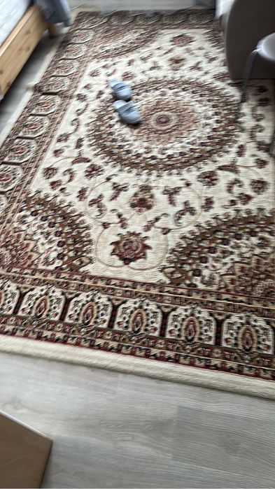 Ковры в хорошем состояни красивые чистые