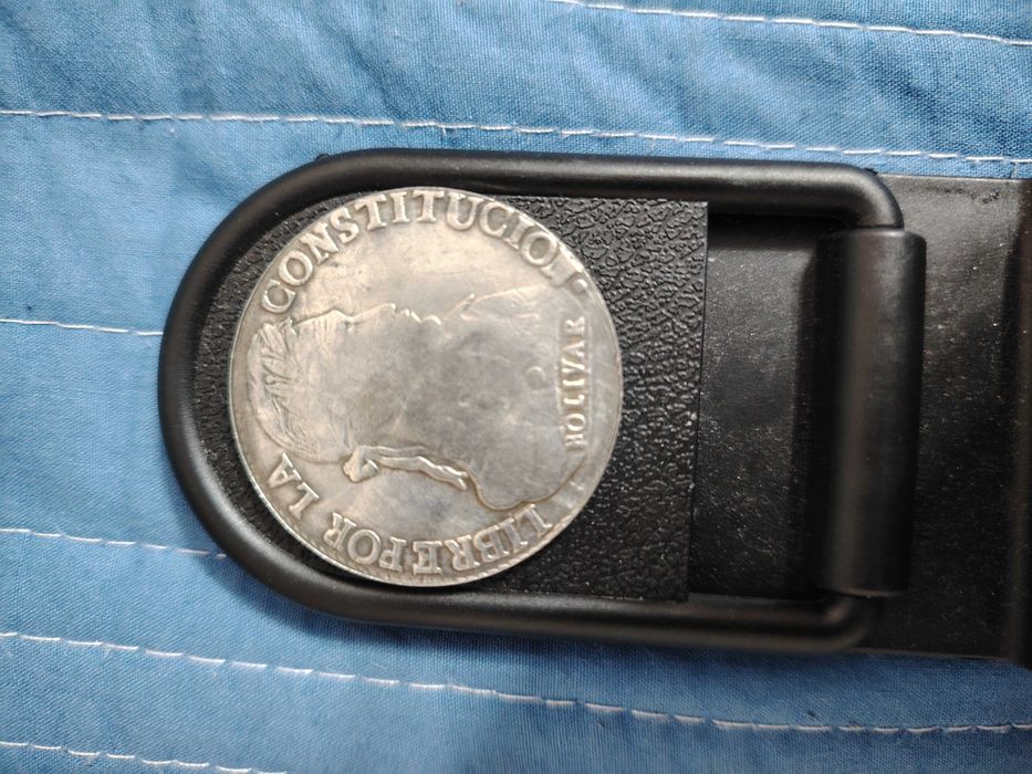 Монета редкая Боливия 1835 год ( LIBREFOR LA CONSTITUCION)