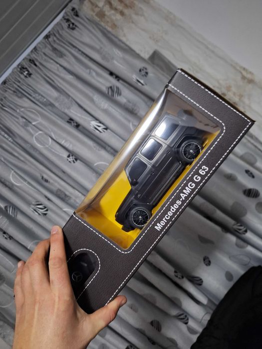 Masinuta cu telecomanda mercedes g 63