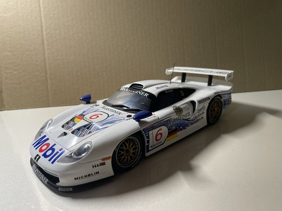 UT models Porsche 911 GT1