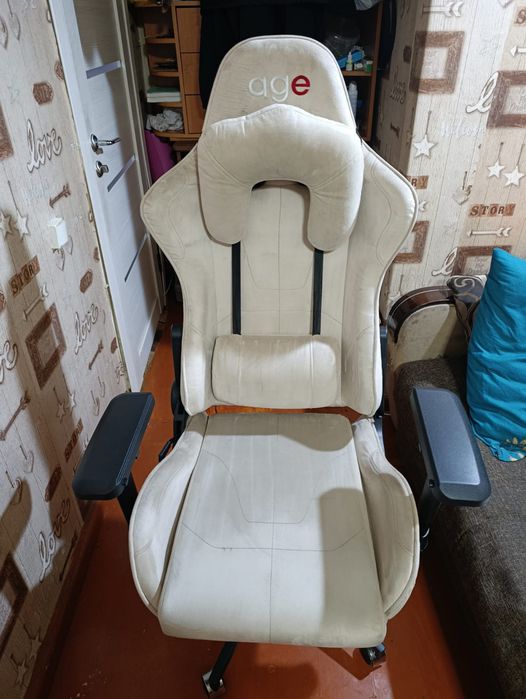 Продам игровое кресло Age