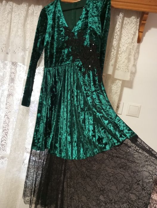 Vând rochie ocazie purtata o singura data mărimea 40!