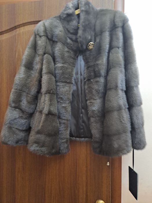 Продаётся норковая шуба