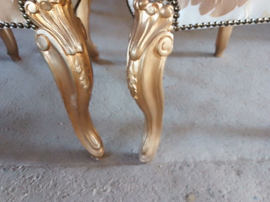 Младоженски столове