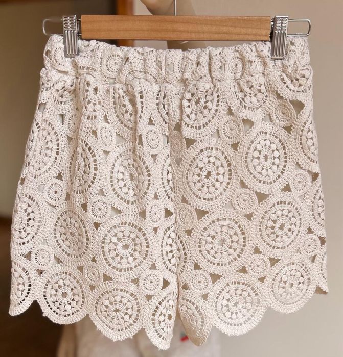 Pantaloni scurti brodati