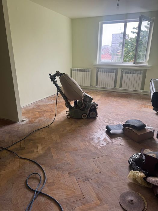 Parchet raschetare dusumea reconditionare scara renovari slefuite