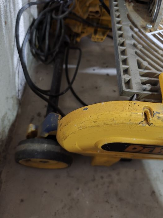 Комбиниран циркуляр пендула Dewalt