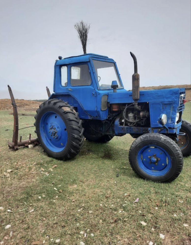 Продам 2 трактора МТЗ 80 82