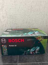 Газонокосилка Bosch Rotak 32