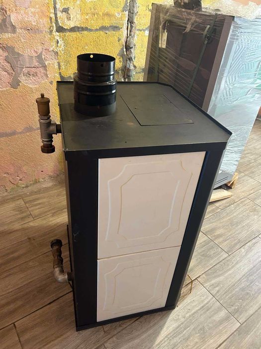 Продава се камина на твърдо гориво