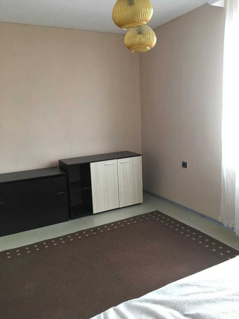 Давам под найм 2+1, кв. Тракия, гр.Шумен