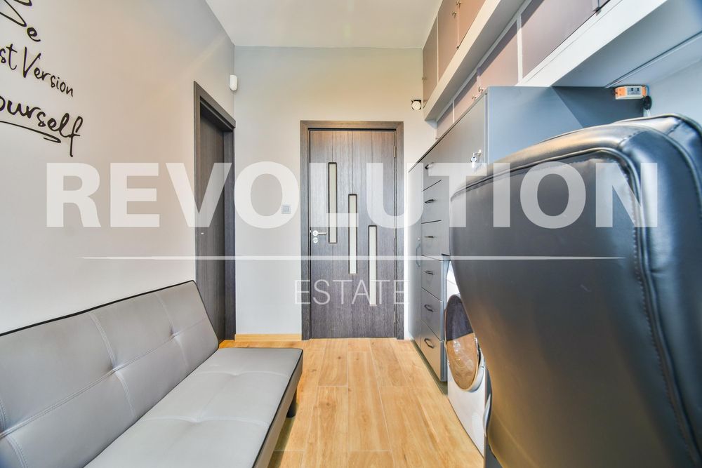 Дава се под наем Тристаен апартамент в София, Център - 90 кв.м за 2000 € - Снимка #9