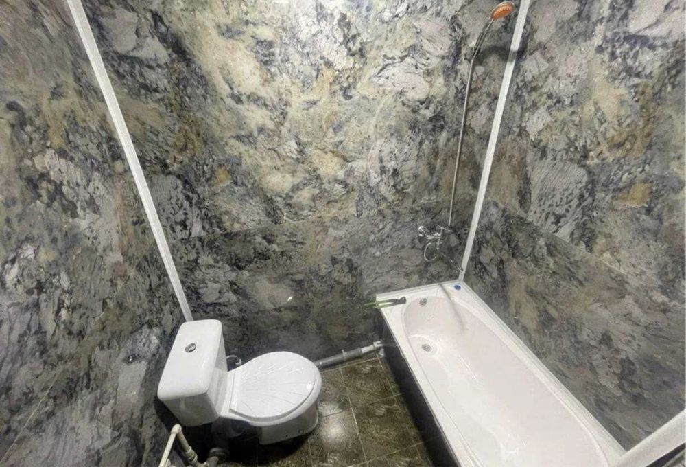 Сергелинский р-н Куйлюк массив 5 1/4/4 21м2 бившая общежития кирпич