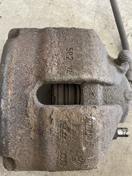 Etrier frana stanga / dreapta VW passat b6 b7 CC octavia 2 golf 5 6