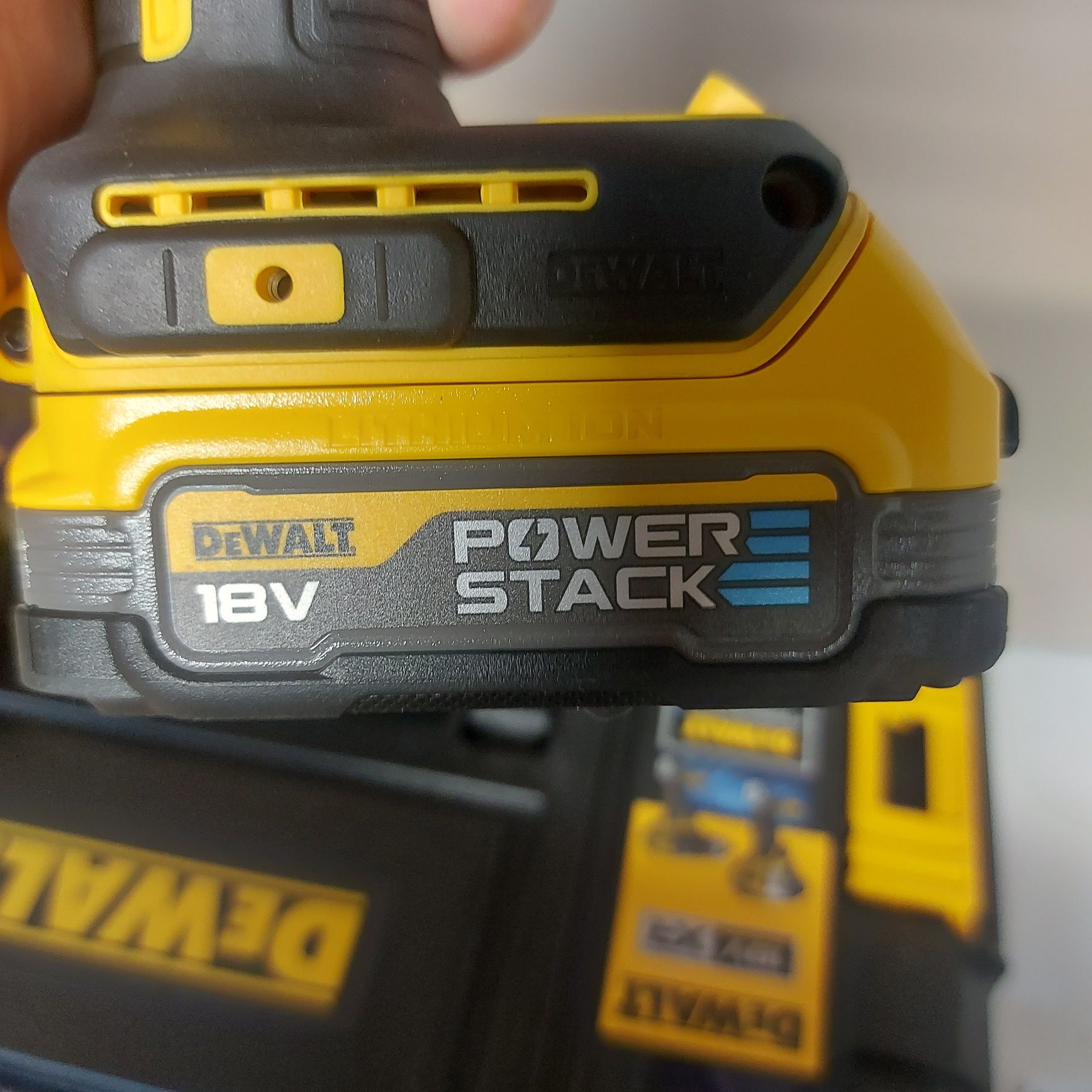 Комплект Dewalt DCK2062E2T