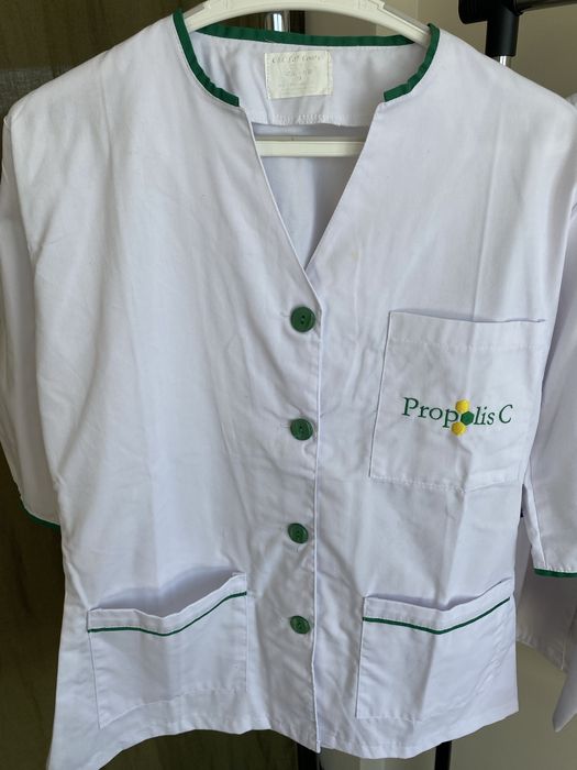 Set 4 halate NOI albe medicale M calitative cu mânecā lunga & scurtă