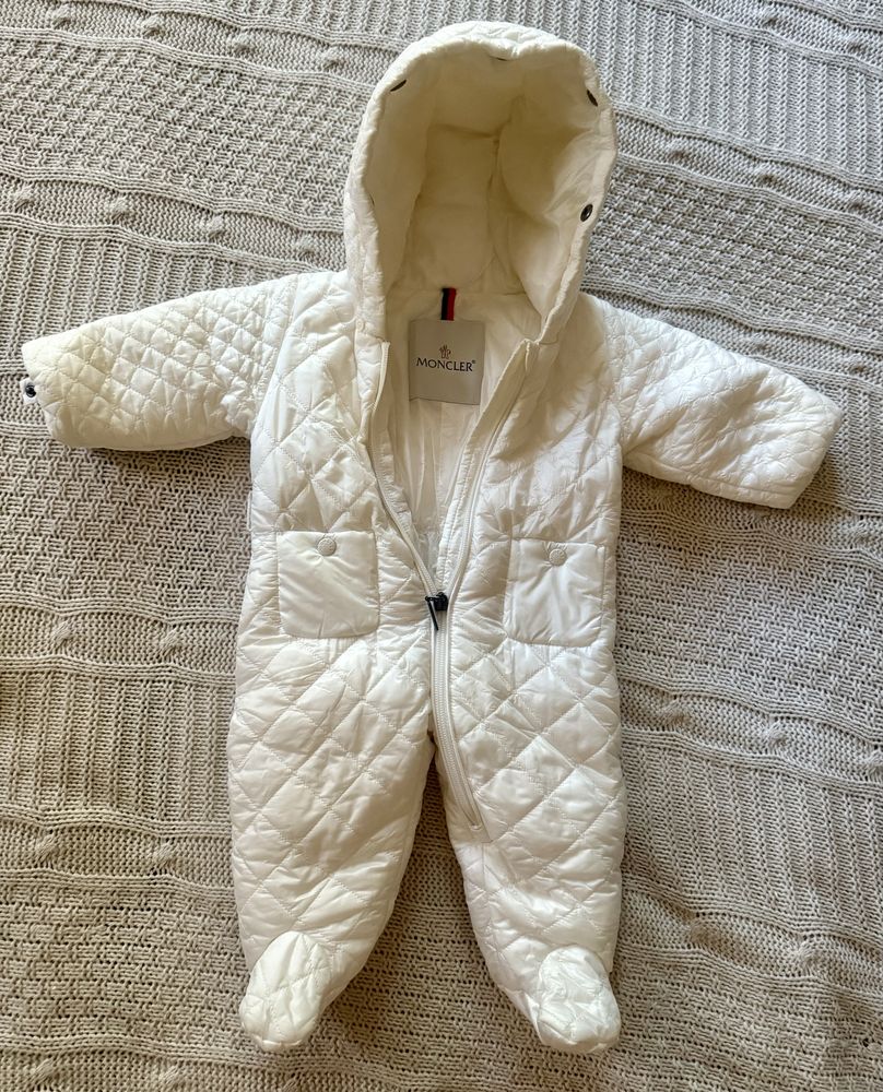 Космонавт за бебе Moncler