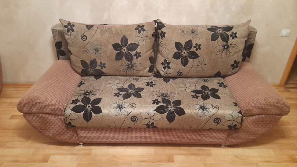 Продам два дивана