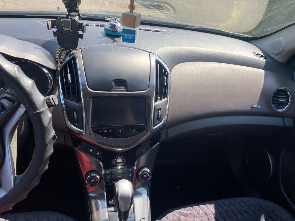 CRUZE 2013г.в в отличном состоянии.