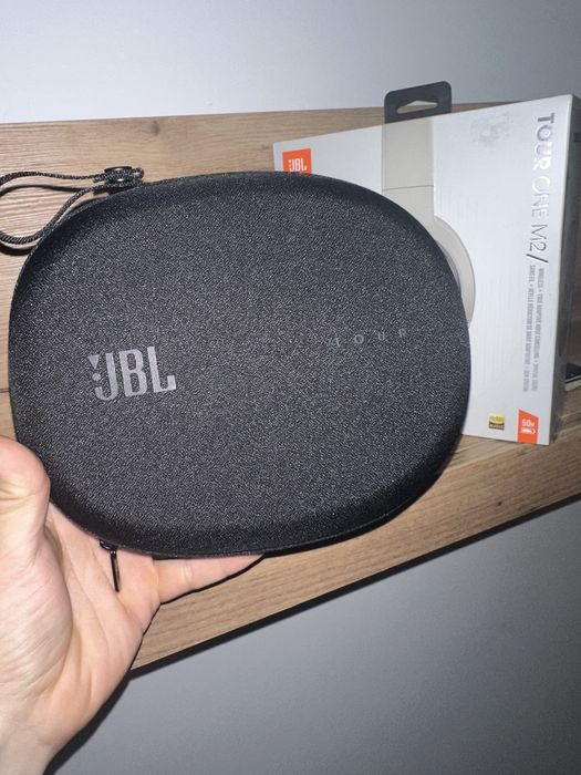 Căsti Bluetooth JBl Tour One M2