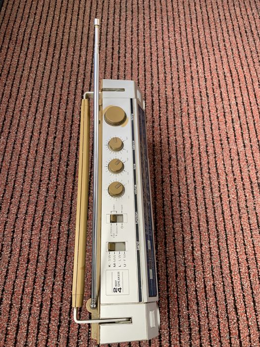 Radio casetofon SHARP retro