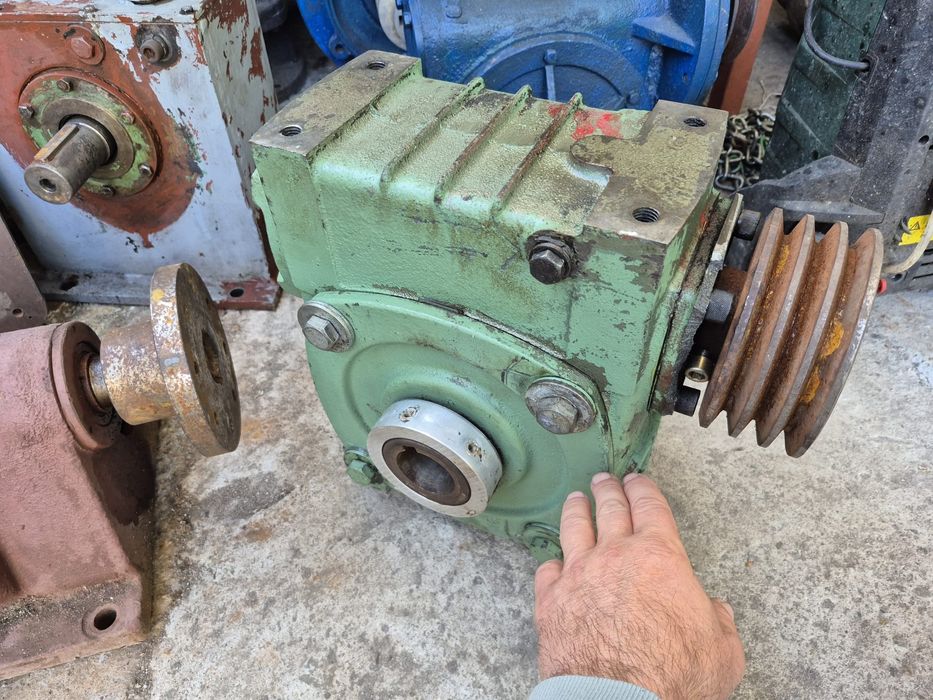 Reductor de turatie,crapator lemn,presa,troliu,ect