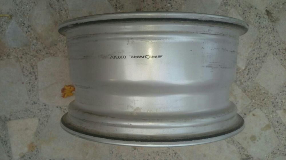 СПЕШНО!Алуминиев джанти за Мерцедес бартер за същите за Тоарег 2,5 tdi