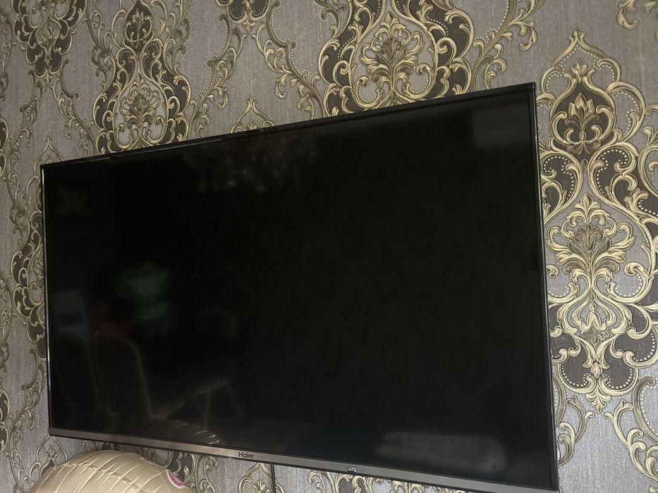 Телевизор бытовая техника и газовая плита