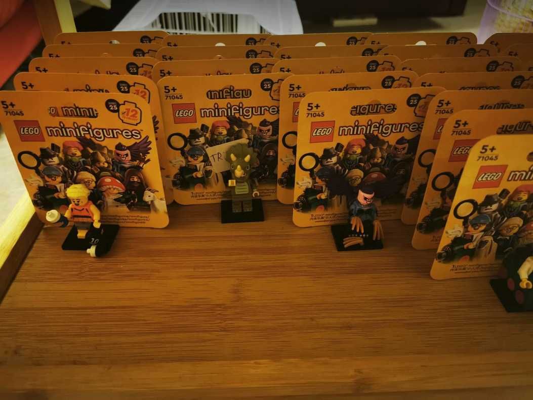 63 DE MINIFIGURINE LEGO din seria 25 SIGILATE la preț bun!