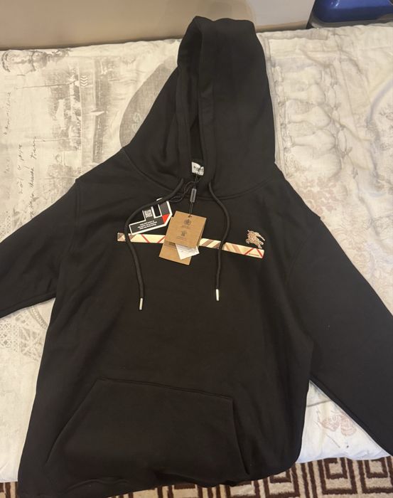 Burberry hoddie black