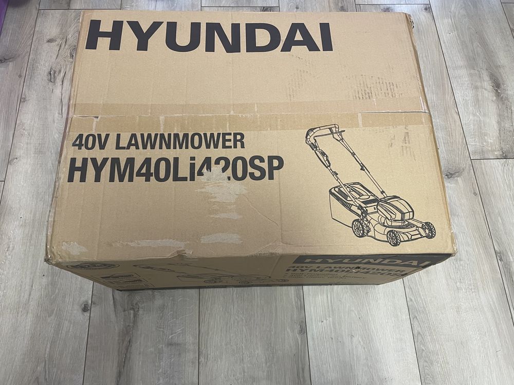 Mașină de tuns iarba Hyundai, fără fir, 42 cm, 40 V HYM40LI420SP noua