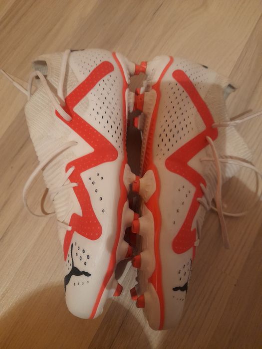 Vand adidasi cu crampoane Puma