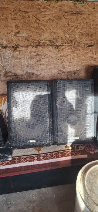 Vând amplificator (statie) VRS +2 boxe 1000W (4 Acustic -Fine Music  C