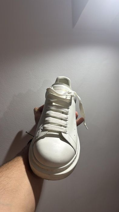 Vând adidași Alexander McQueen