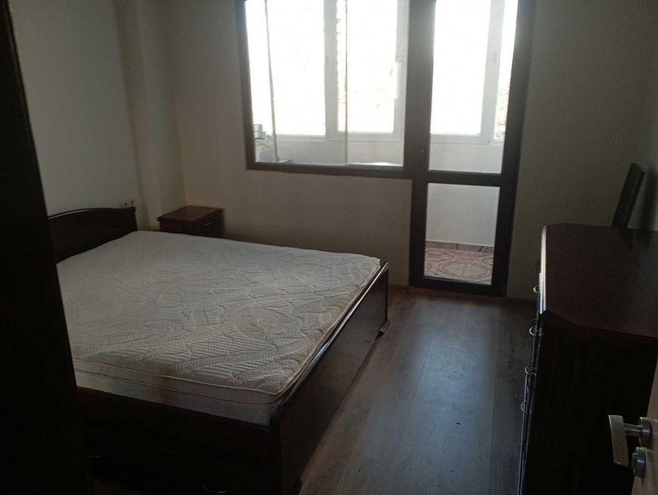 Дава се под наем Четиристаен апартамент в Бургас, Славейков - 85 кв.м за 450 € - Снимка #1