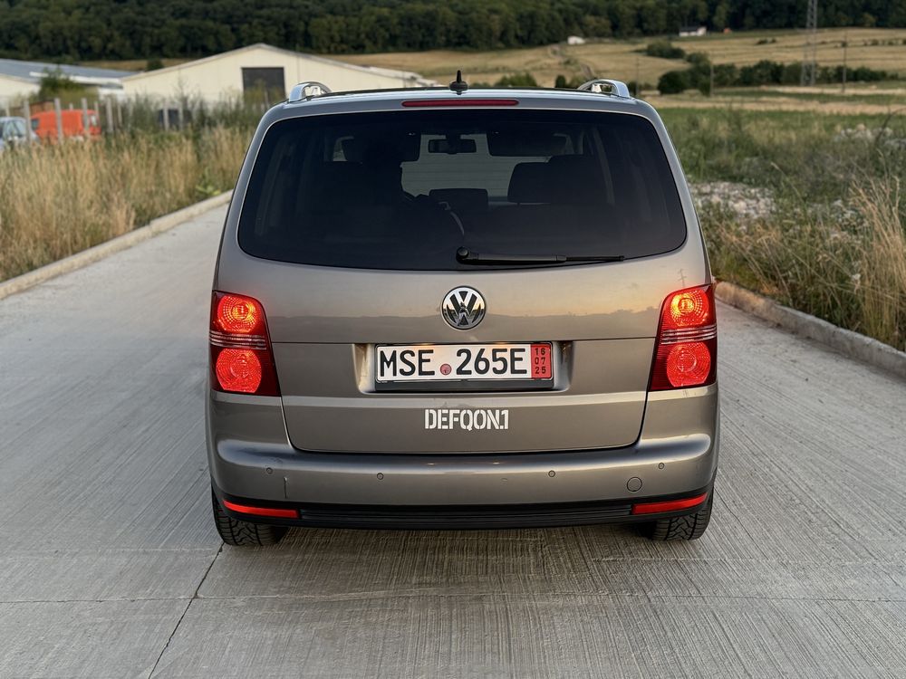 Volkswagen Touran HIGHLINE 2009 7 Locuri