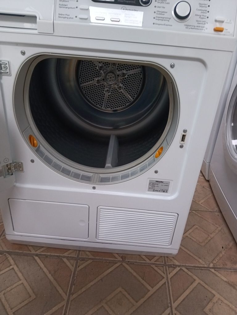 Сушилня с термопомпа Миеле Miele T8861 Edition111  24 месеца гаранция!