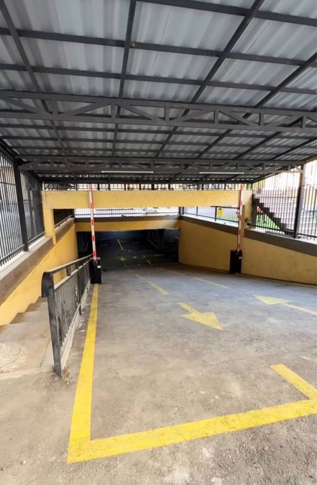 qo’yliq massiv 5    Metroga yaqin bozorchani orqasida 74 kv dom 8 etaj