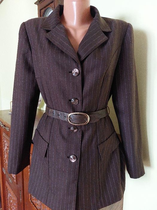 Sacou elegant din stofa subtire de lana cu captuseala naturala