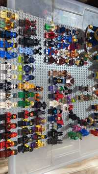 Продавам Lego минифигурки. В добро състояние!