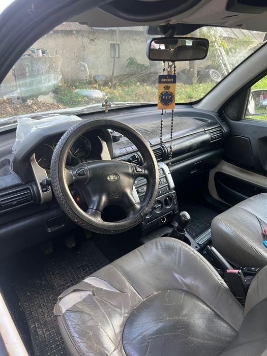 Land Rover 2.0 diesel manual