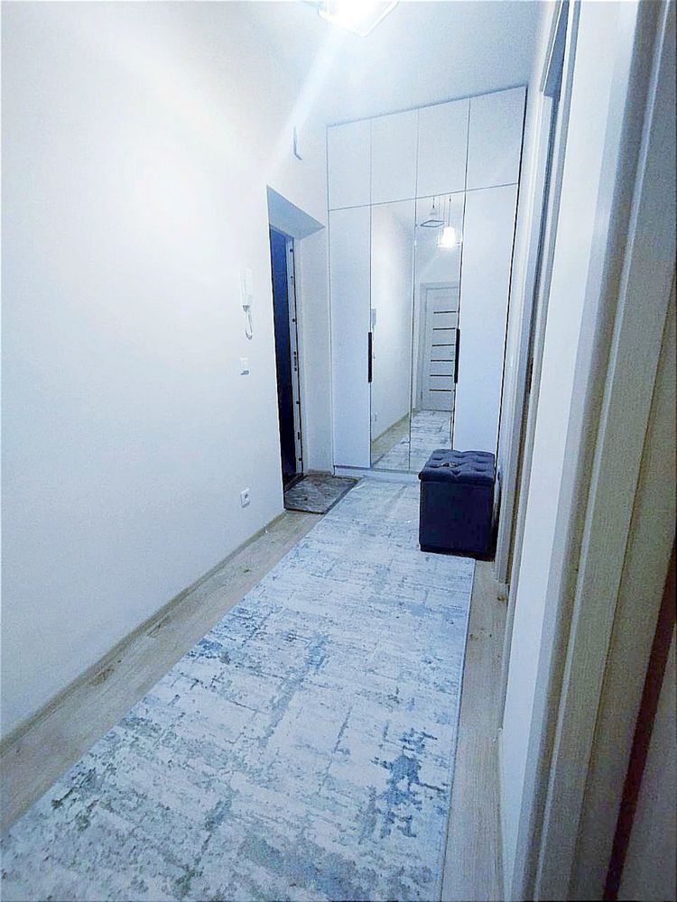 Yunusobod tumani shahriston metro yaqinida oilaga va 4 ta qiz bolaga