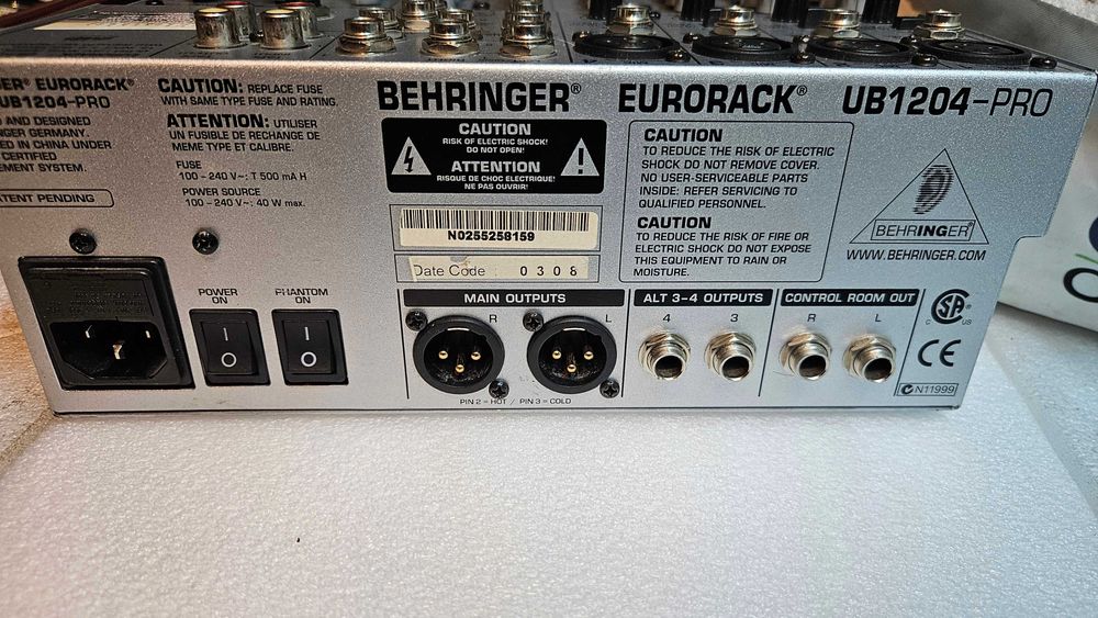Mixer DJ Eurorack UB1204-PRO