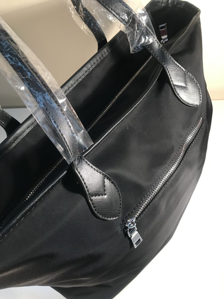 Чанта и раница Prada