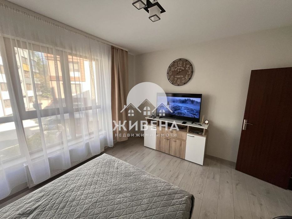 Продавам обзаведен 3-стаен апартамент, кв. Младост 1, с паркомясто