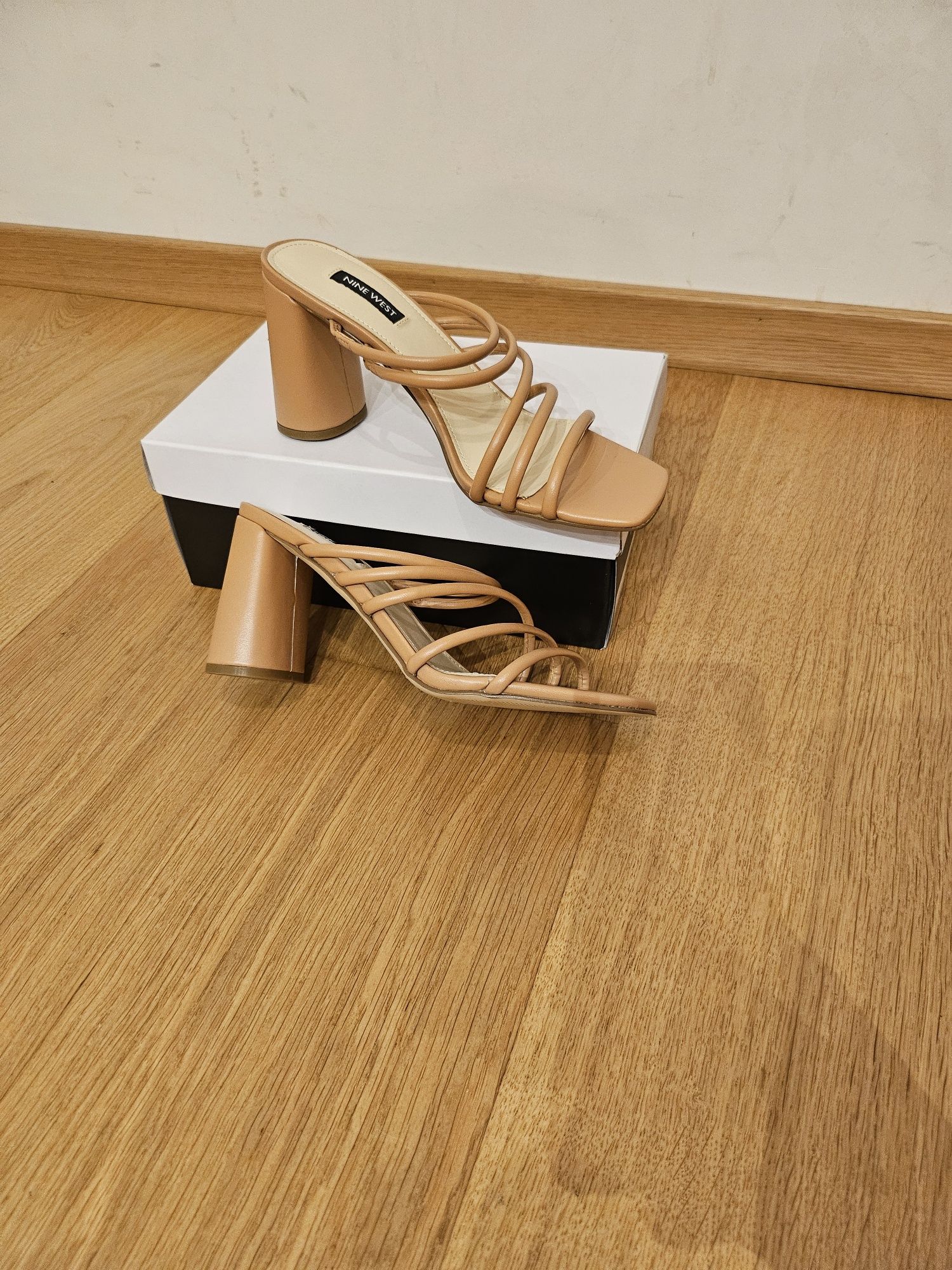 NINE WEST чехли 38